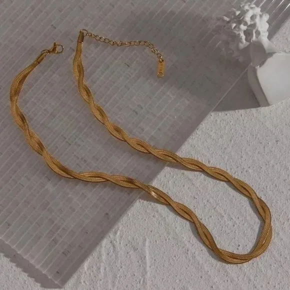New 18K Gold  Chain Necklace, NICE NECKLACE, CUTE NECKLACE - Picture 5 of 8